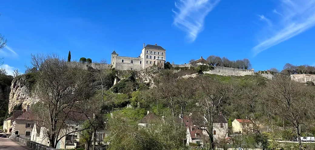 Château de Mailly-le-Château en Bourgogne
