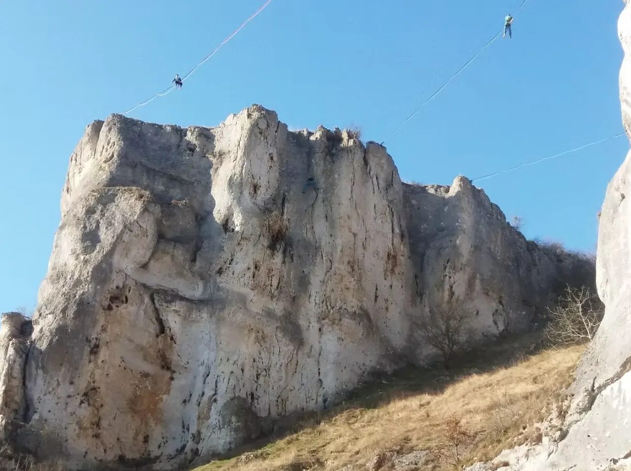 Escalade aux Rochers du Saussois avec voies pour débutants et confirmés